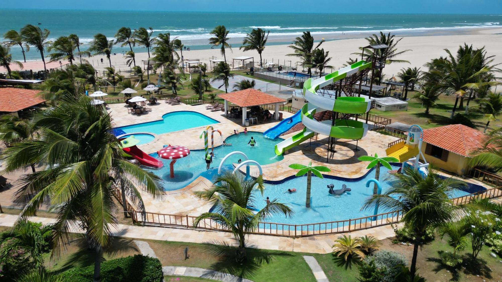 Jangadeiro Praia Hotel Resort - Parque Aquatico E Pe Na Areia Aquiraz Exterior photo