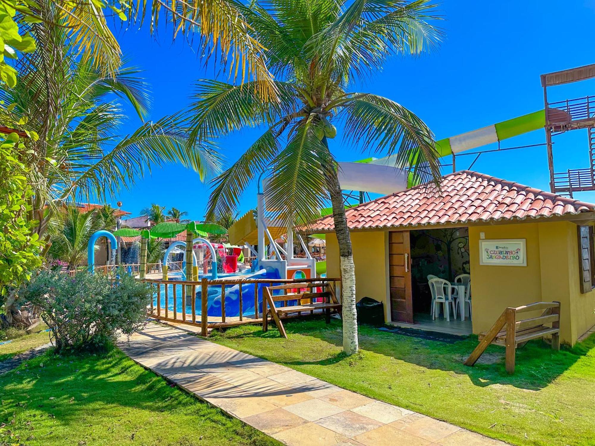Jangadeiro Praia Hotel Resort - Parque Aquatico E Pe Na Areia Aquiraz Exterior photo